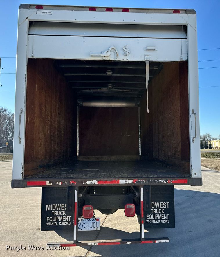 image for item NU9416 1996 GMC TopKick box truck