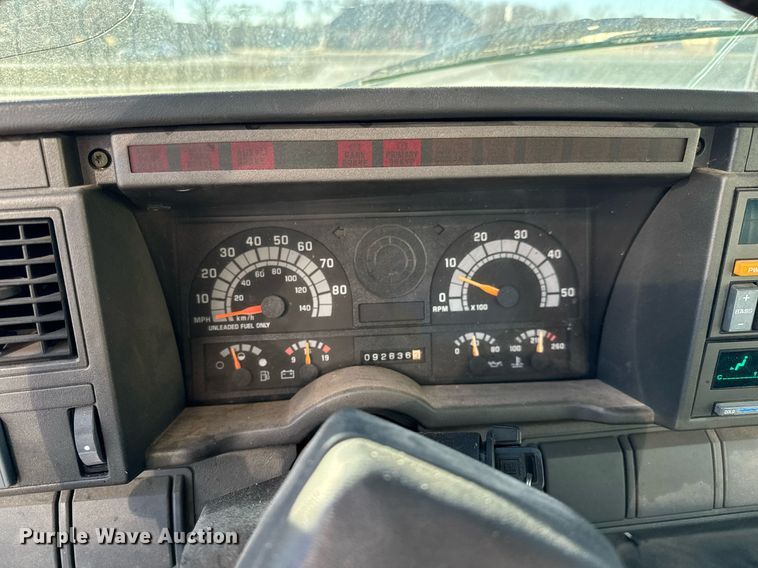 image for item NU9416 1996 GMC TopKick box truck