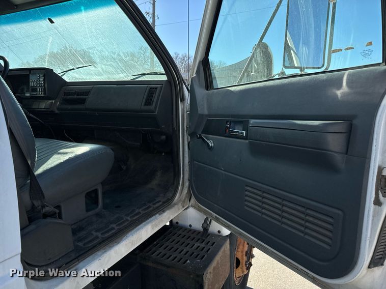 image for item NU9416 1996 GMC TopKick box truck