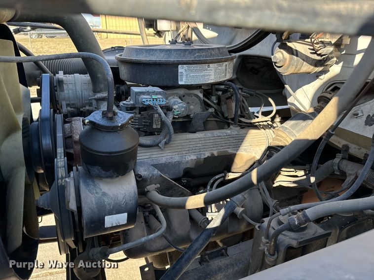 image for item NU9416 1996 GMC TopKick box truck