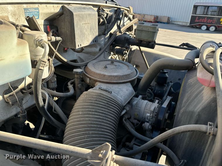 image for item NU9416 1996 GMC TopKick box truck