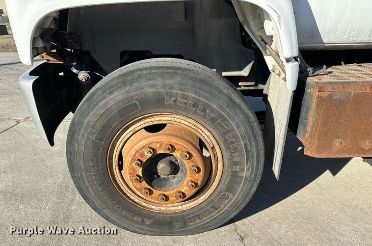 image for item NU9416 1996 GMC TopKick box truck