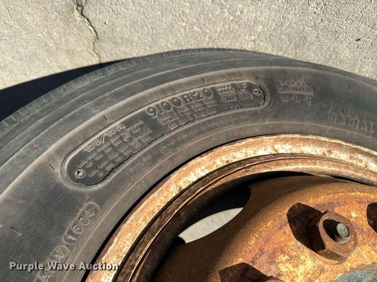 image for item NU9416 1996 GMC TopKick box truck