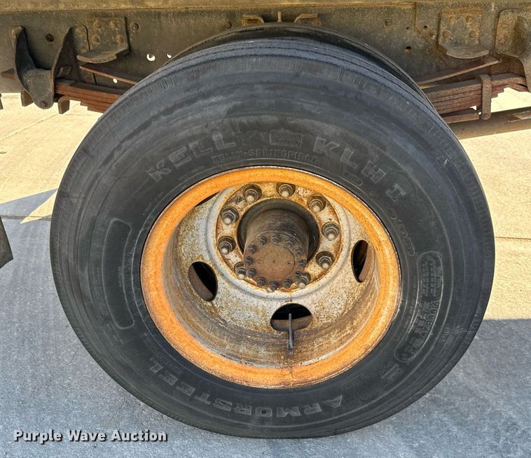 image for item NU9416 1996 GMC TopKick box truck