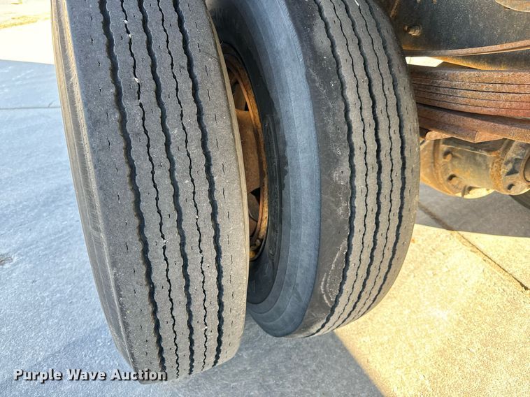 image for item NU9416 1996 GMC TopKick box truck