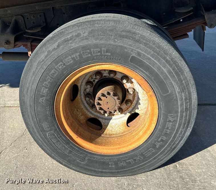 image for item NU9416 1996 GMC TopKick box truck