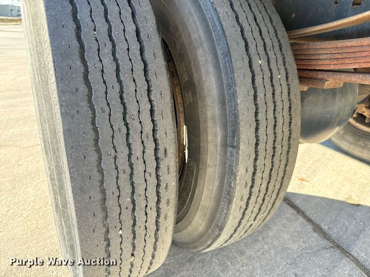 image for item NU9416 1996 GMC TopKick box truck