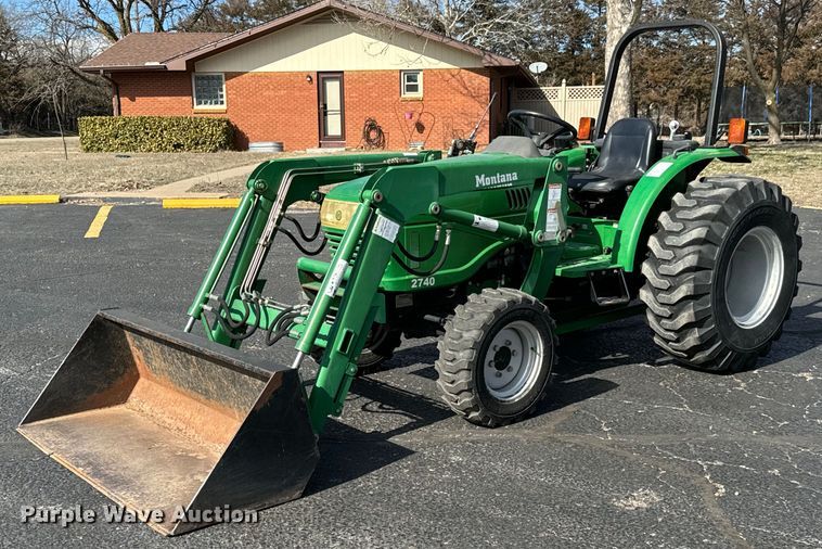 image for item NU9450 Montana 2740 MFWD tractor