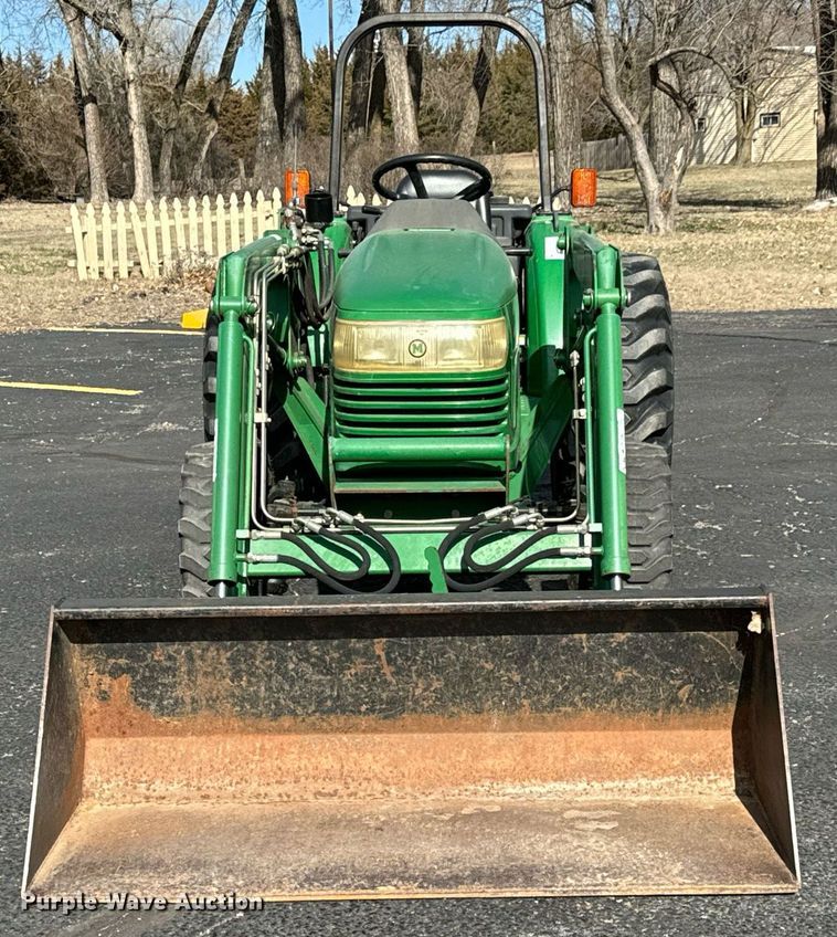 image for item NU9450 Montana 2740 MFWD tractor