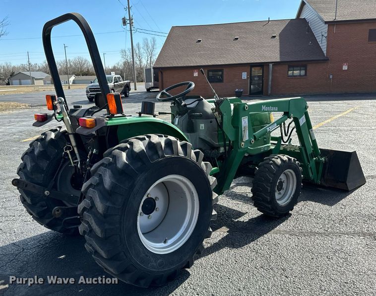 image for item NU9450 Montana 2740 MFWD tractor