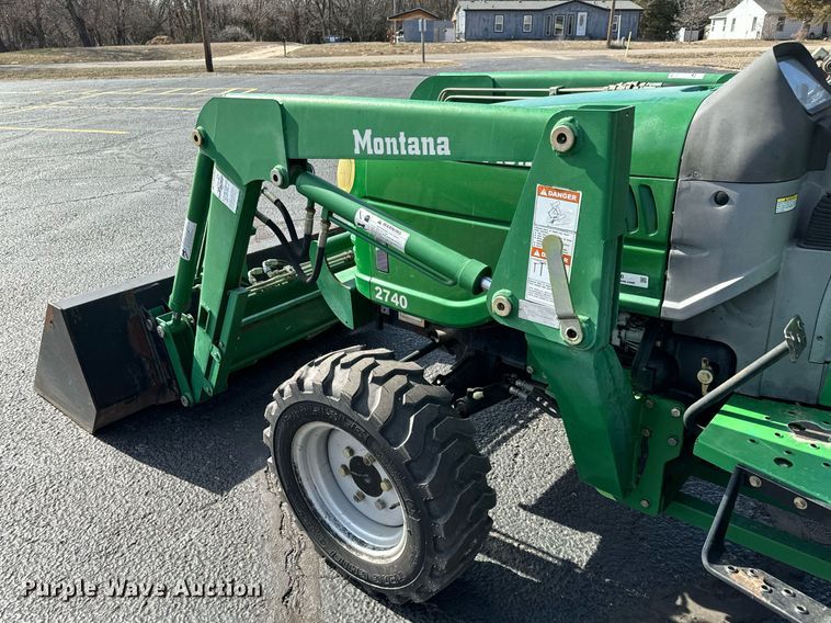 image for item NU9450 Montana 2740 MFWD tractor
