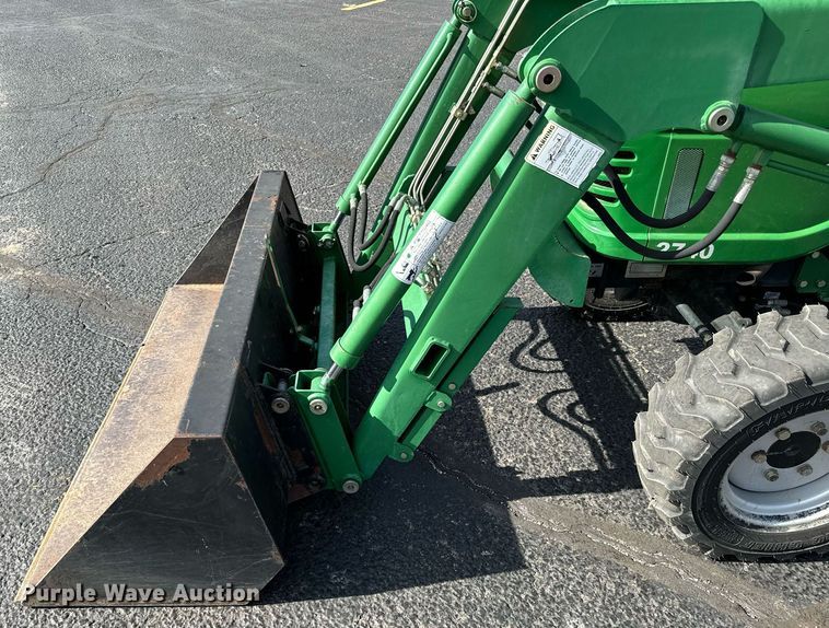 image for item NU9450 Montana 2740 MFWD tractor