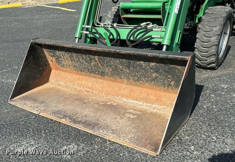 image for item NU9450 Montana 2740 MFWD tractor