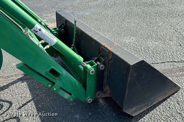 image for item NU9450 Montana 2740 MFWD tractor