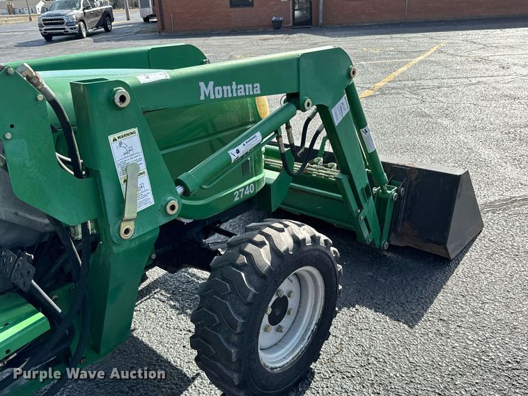 image for item NU9450 Montana 2740 MFWD tractor
