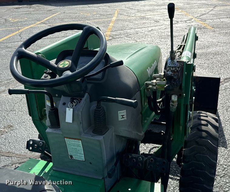 image for item NU9450 Montana 2740 MFWD tractor