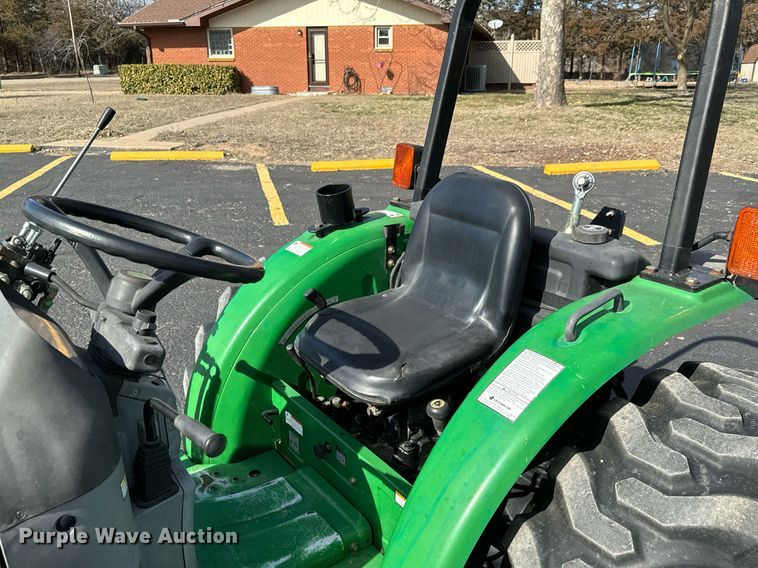 image for item NU9450 Montana 2740 MFWD tractor