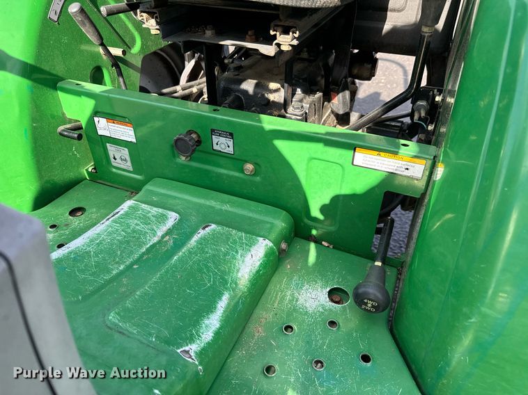 image for item NU9450 Montana 2740 MFWD tractor