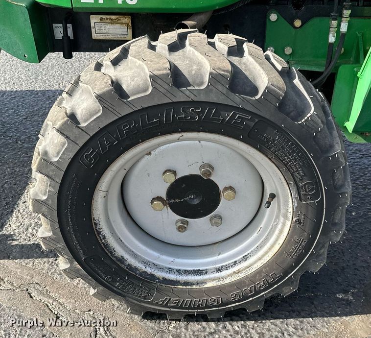 image for item NU9450 Montana 2740 MFWD tractor