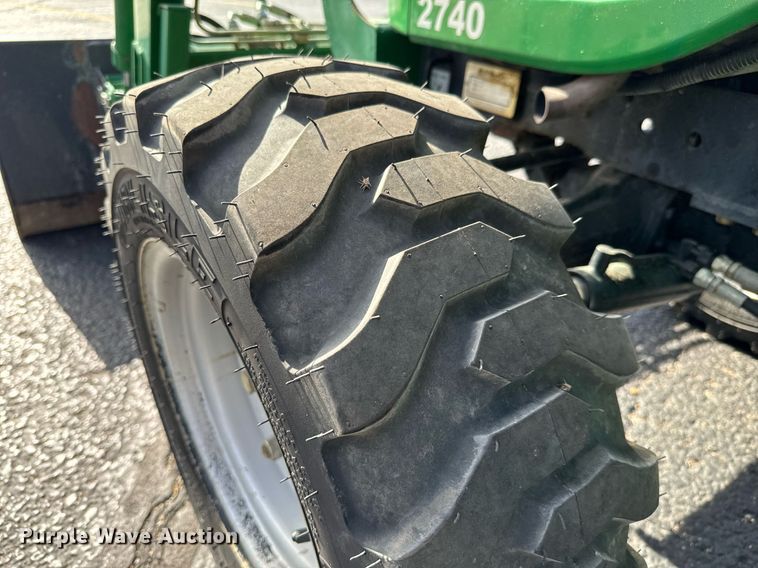 image for item NU9450 Montana 2740 MFWD tractor