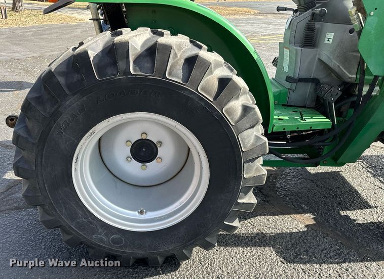 image for item NU9450 Montana 2740 MFWD tractor