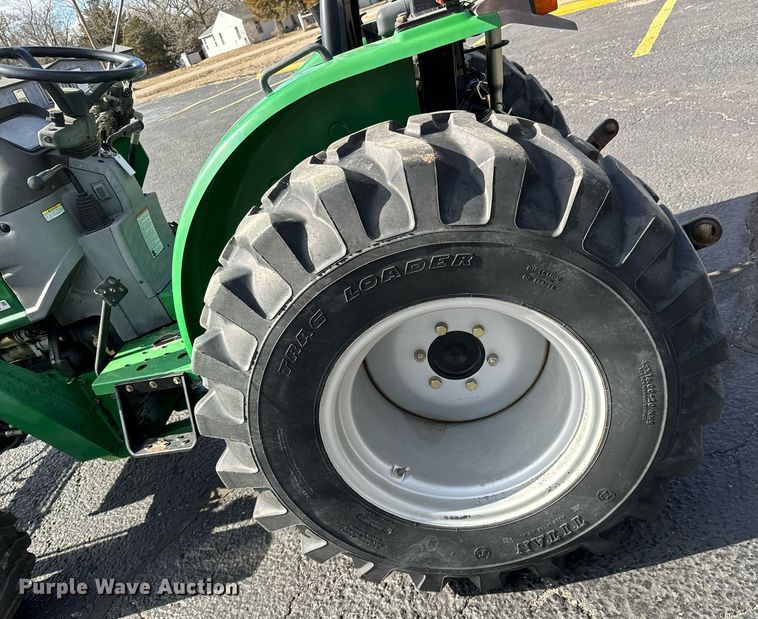 image for item NU9450 Montana 2740 MFWD tractor