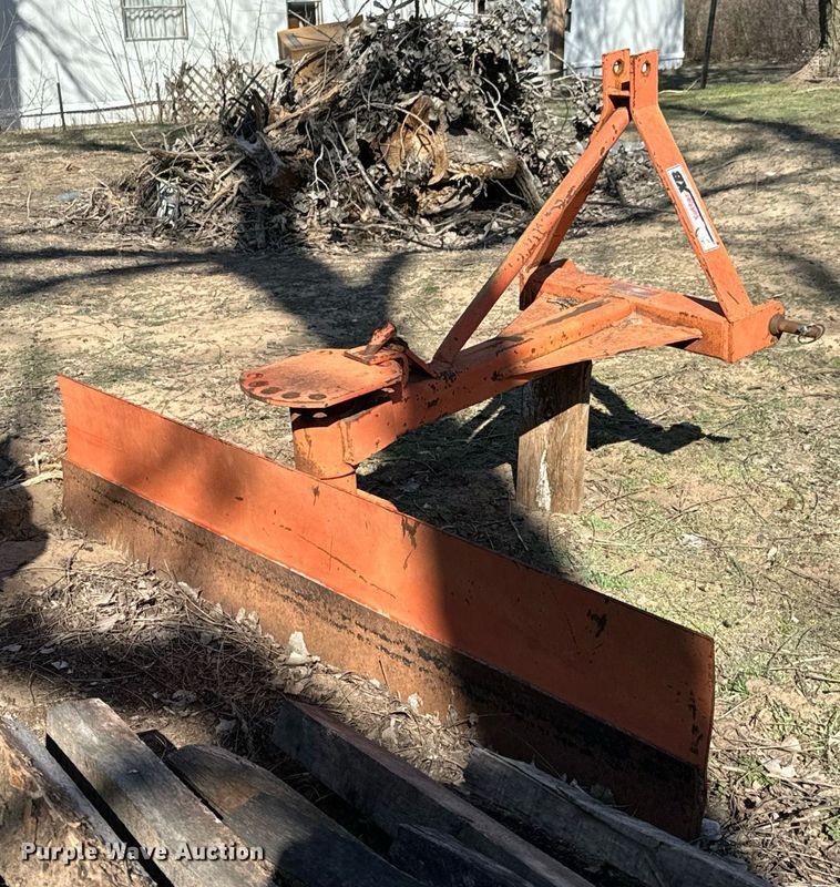 image for item NU9450 Montana 2740 MFWD tractor