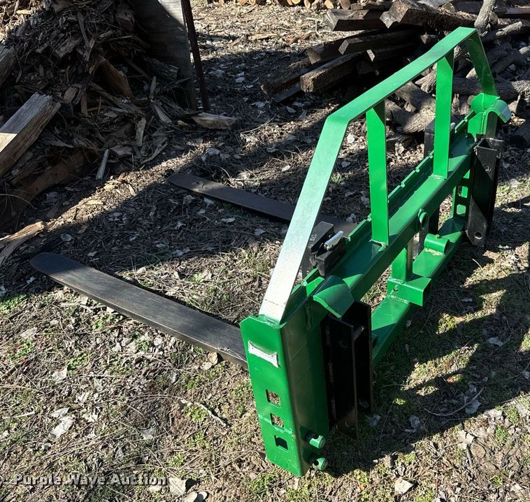 image for item NU9450 Montana 2740 MFWD tractor