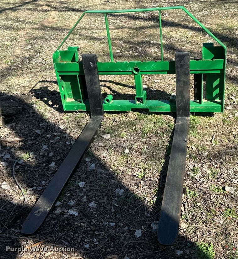 image for item NU9450 Montana 2740 MFWD tractor