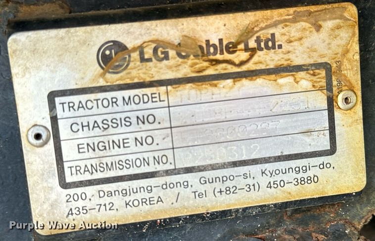 image for item NU9450 Montana 2740 MFWD tractor