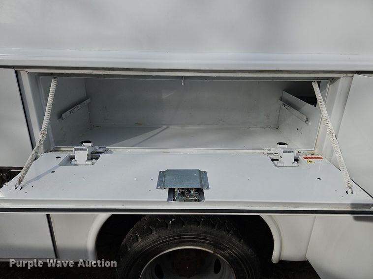 image for item NZ9157 2005 Ford F550 Super Duty  utility / service truck