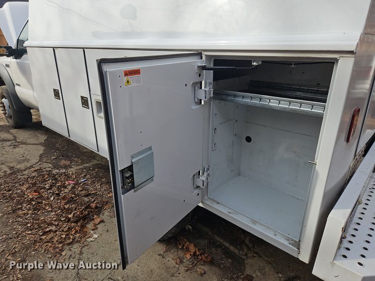 image for item NZ9157 2005 Ford F550 Super Duty  utility / service truck