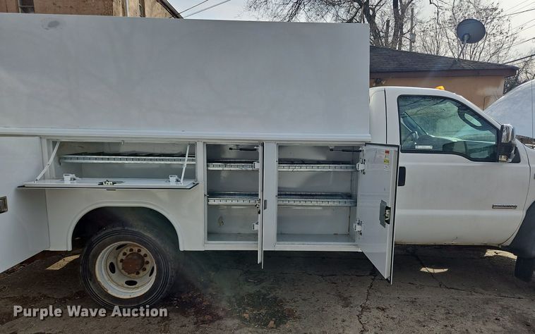 image for item NZ9157 2005 Ford F550 Super Duty  utility / service truck