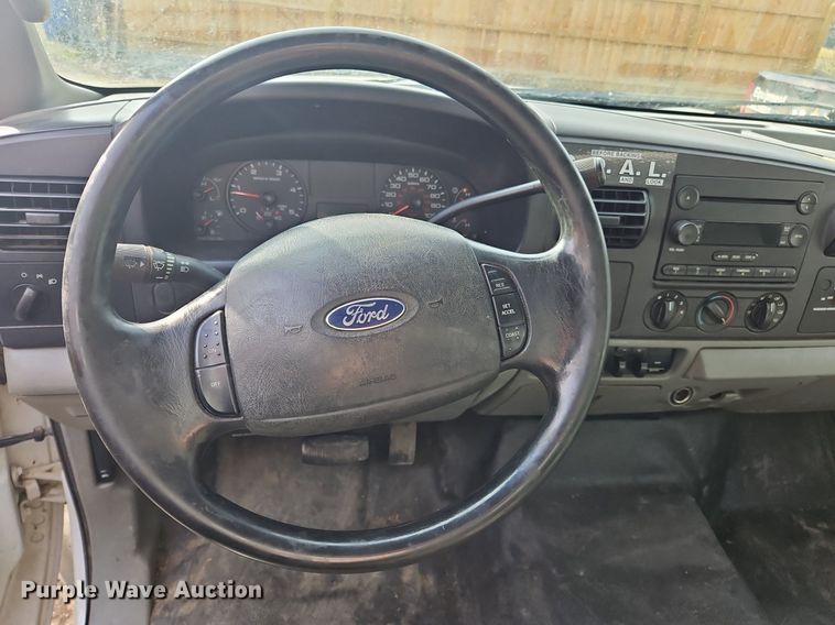 image for item NZ9157 2005 Ford F550 Super Duty  utility / service truck