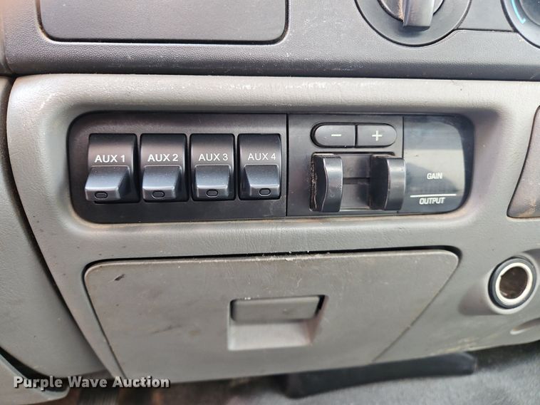 image for item NZ9157 2005 Ford F550 Super Duty  utility / service truck