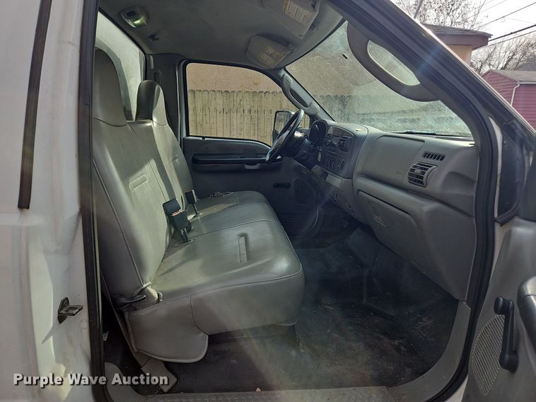 image for item NZ9157 2005 Ford F550 Super Duty  utility / service truck