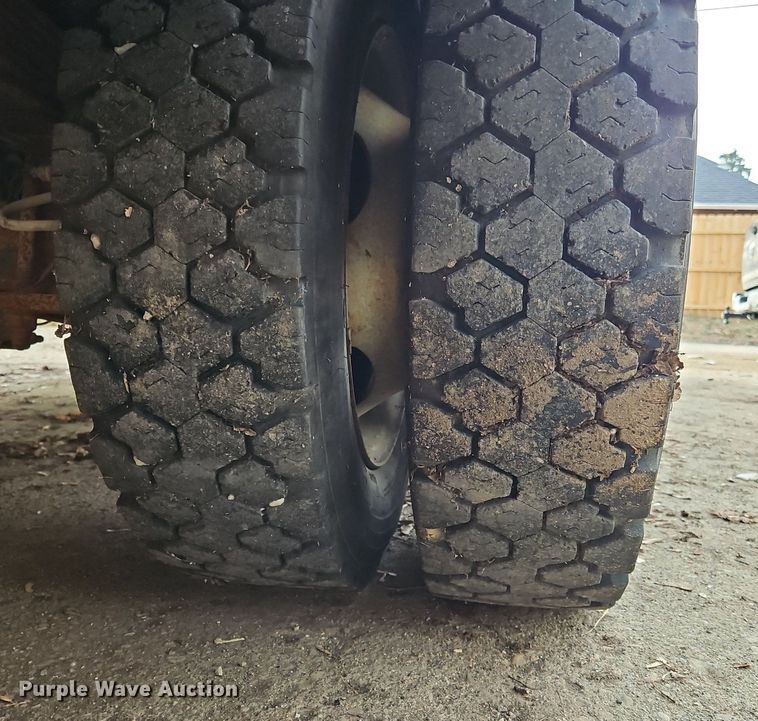 image for item NZ9157 2005 Ford F550 Super Duty  utility / service truck