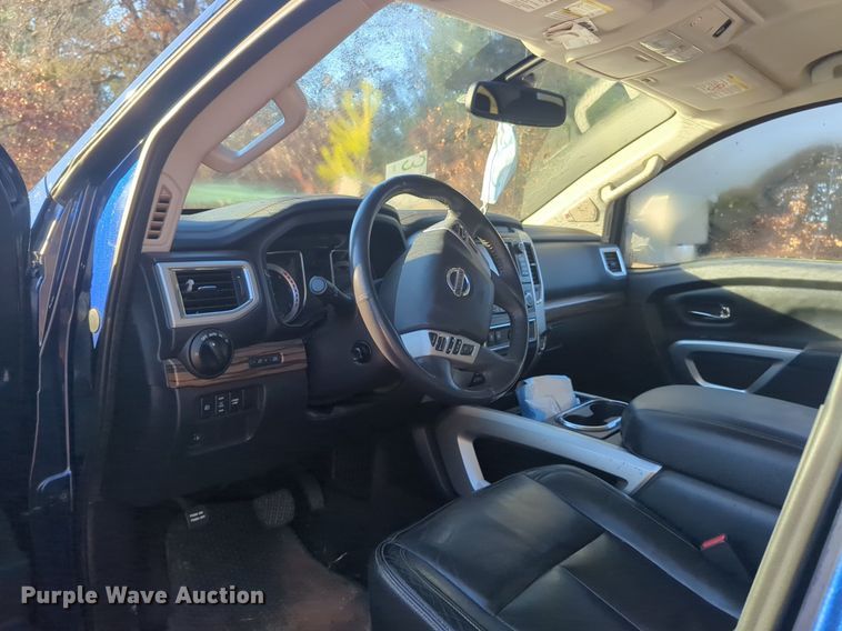 image for item OD9181 2017 Nissan Titan XD Crew Cab pickup truck