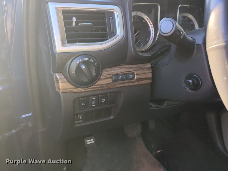 image for item OD9181 2017 Nissan Titan XD Crew Cab pickup truck