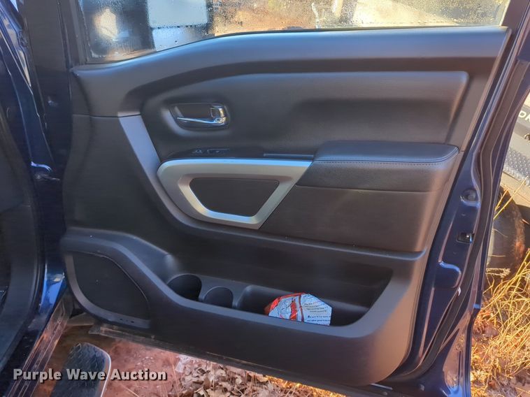 image for item OD9181 2017 Nissan Titan XD Crew Cab pickup truck