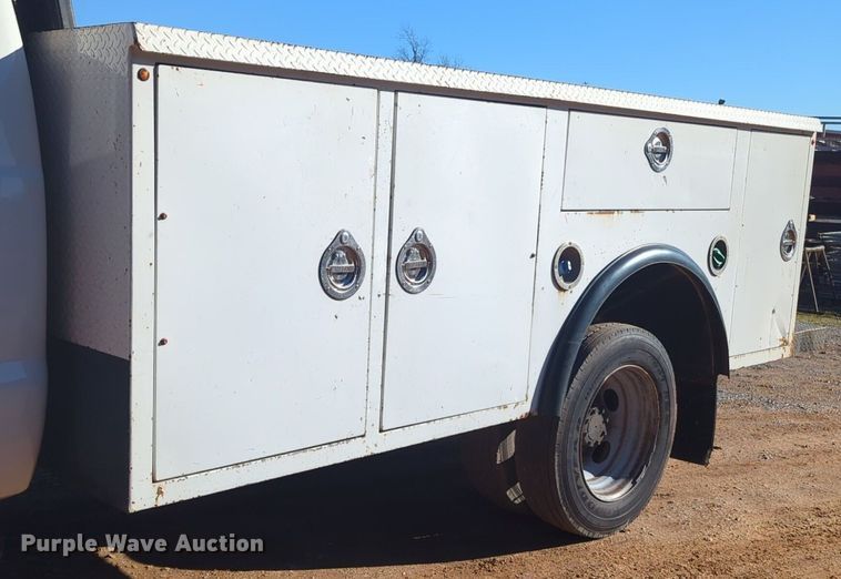 image for item OD9251 2013 Ford F550 Super Duty Crew Cab utility / service truck