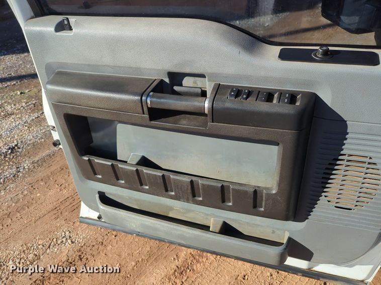 image for item OD9251 2013 Ford F550 Super Duty Crew Cab utility / service truck