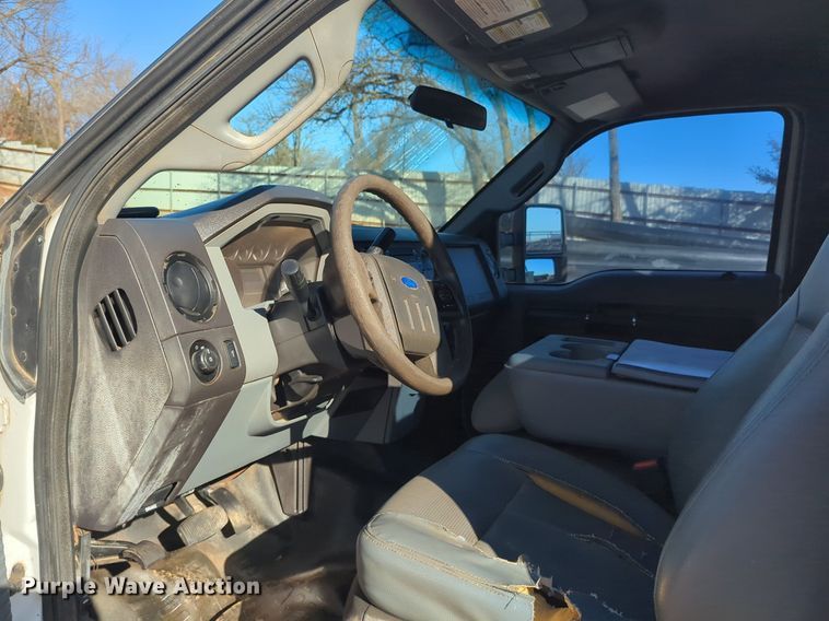 image for item OD9251 2013 Ford F550 Super Duty Crew Cab utility / service truck