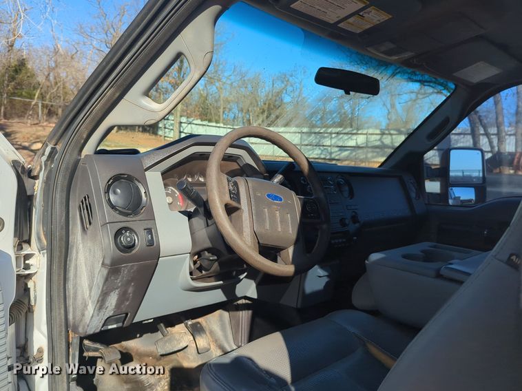 image for item OD9251 2013 Ford F550 Super Duty Crew Cab utility / service truck