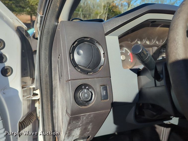 image for item OD9251 2013 Ford F550 Super Duty Crew Cab utility / service truck