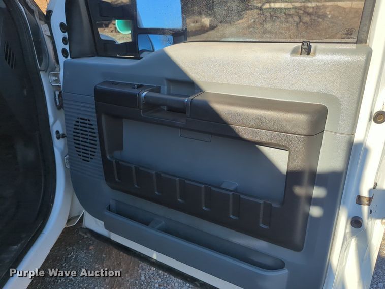 image for item OD9251 2013 Ford F550 Super Duty Crew Cab utility / service truck