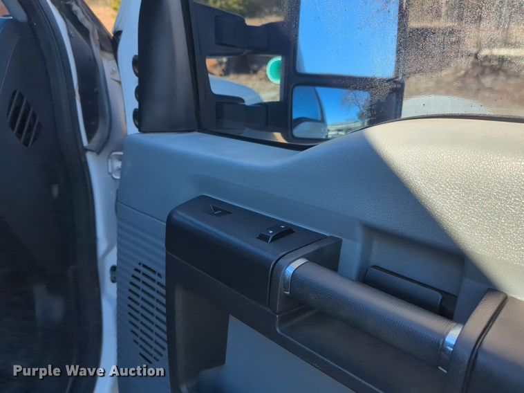 image for item OD9251 2013 Ford F550 Super Duty Crew Cab utility / service truck