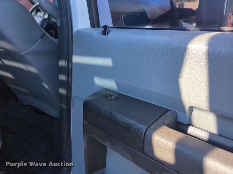 image for item OD9251 2013 Ford F550 Super Duty Crew Cab utility / service truck