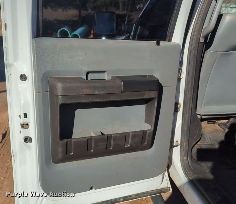 image for item OD9251 2013 Ford F550 Super Duty Crew Cab utility / service truck