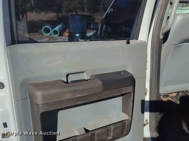 image for item OD9251 2013 Ford F550 Super Duty Crew Cab utility / service truck